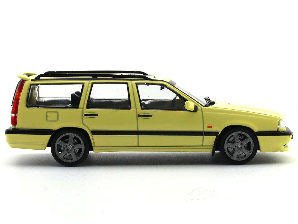 1995 Volvo 850 T5-R 2.3L 20V Turbo 1:43 Solido diecast scale model car - Image 5