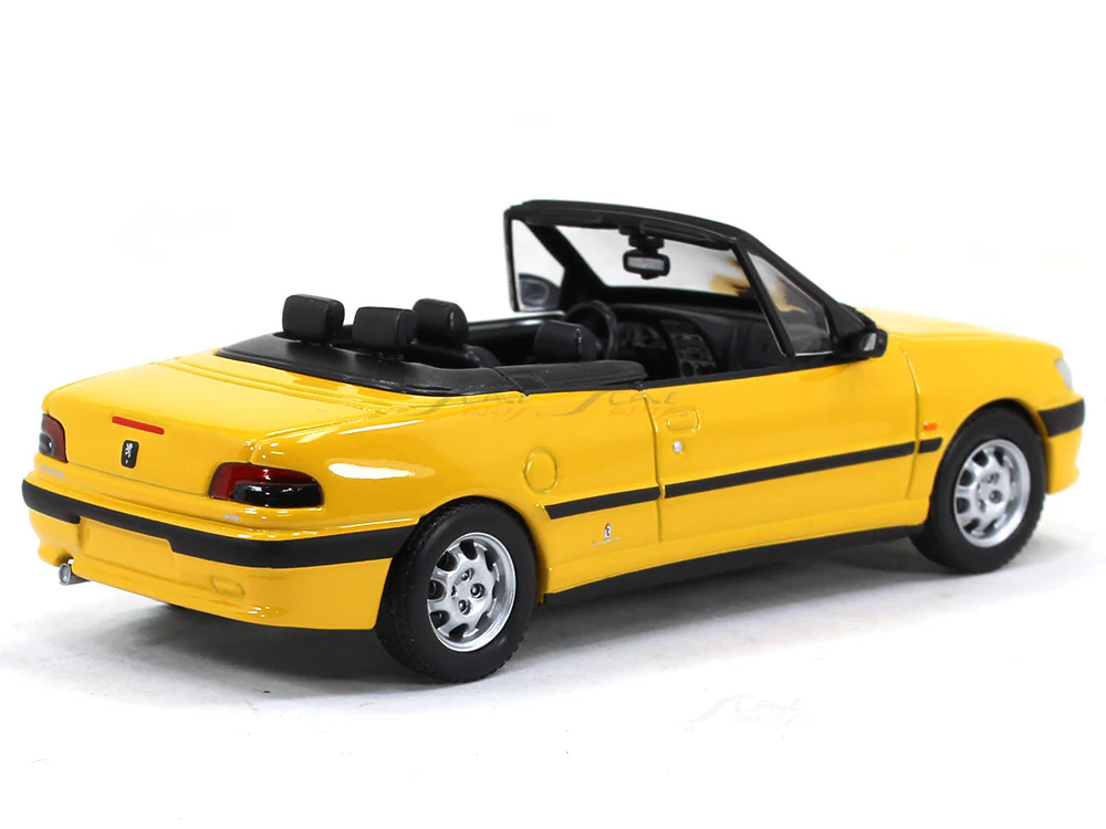 1998 Peugeot 306 Cabriolet 1:43 Minichamps diecast Scale Model car - Image 4