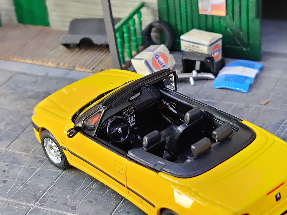 1998 Peugeot 306 Cabriolet 1:43 Minichamps diecast Scale Model car - Image 9