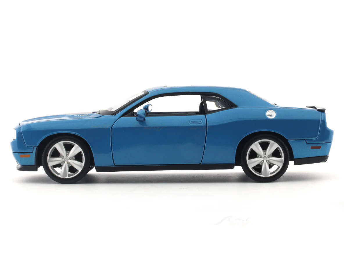 2008 Dodge Challenger SRT8 blue 1:24 Maisto licensed diecast Scale Model car - Image 2