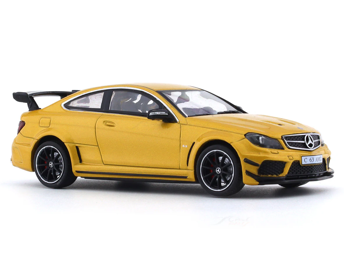 2012 Mercedes-Benz C63 AMG Black Series Yellow 1:43 Solido diecast Scale Model collectible - Image 6