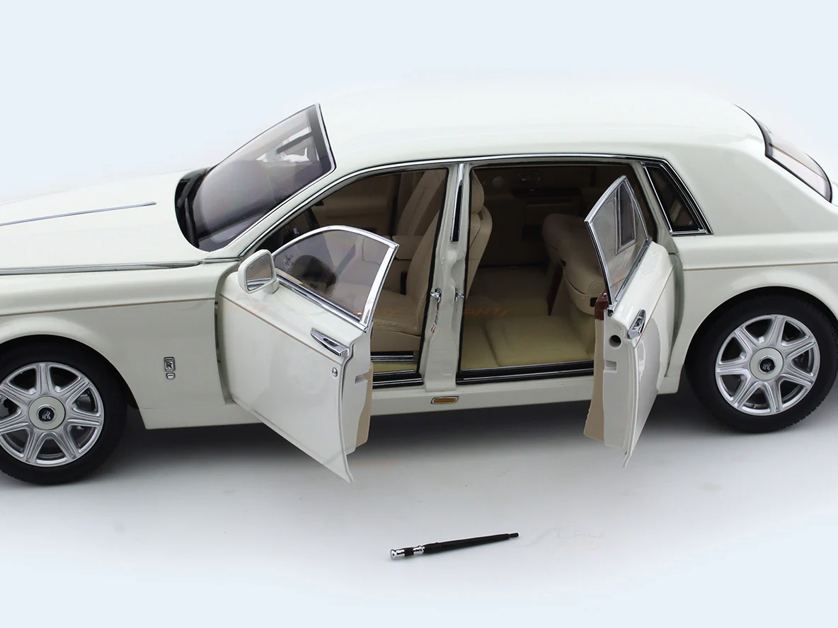 2012 Rolls-Royce Phantom EWB white 1:18 Kyosho diecast scale model car collectible - Image 19