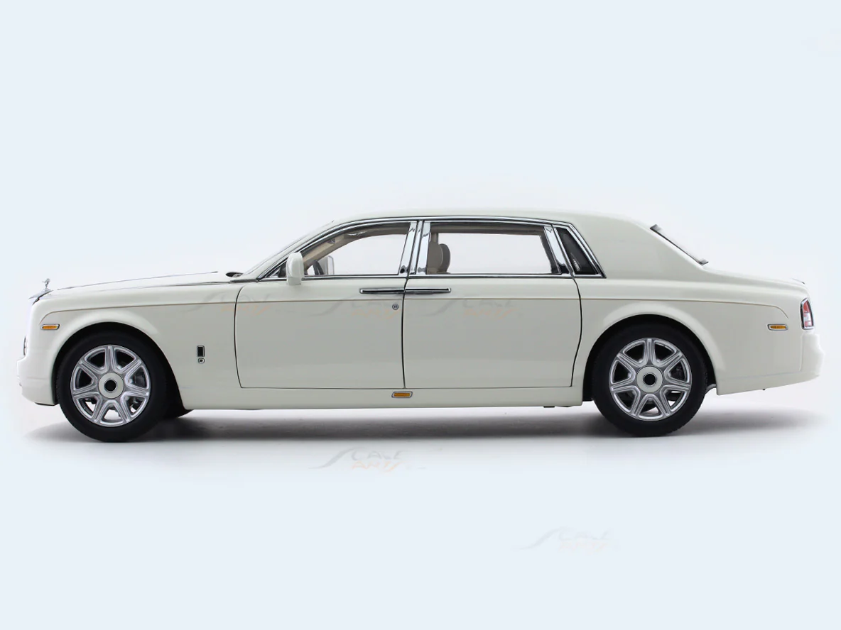 2012 Rolls-Royce Phantom EWB white 1:18 Kyosho diecast scale model car collectible - Image 2