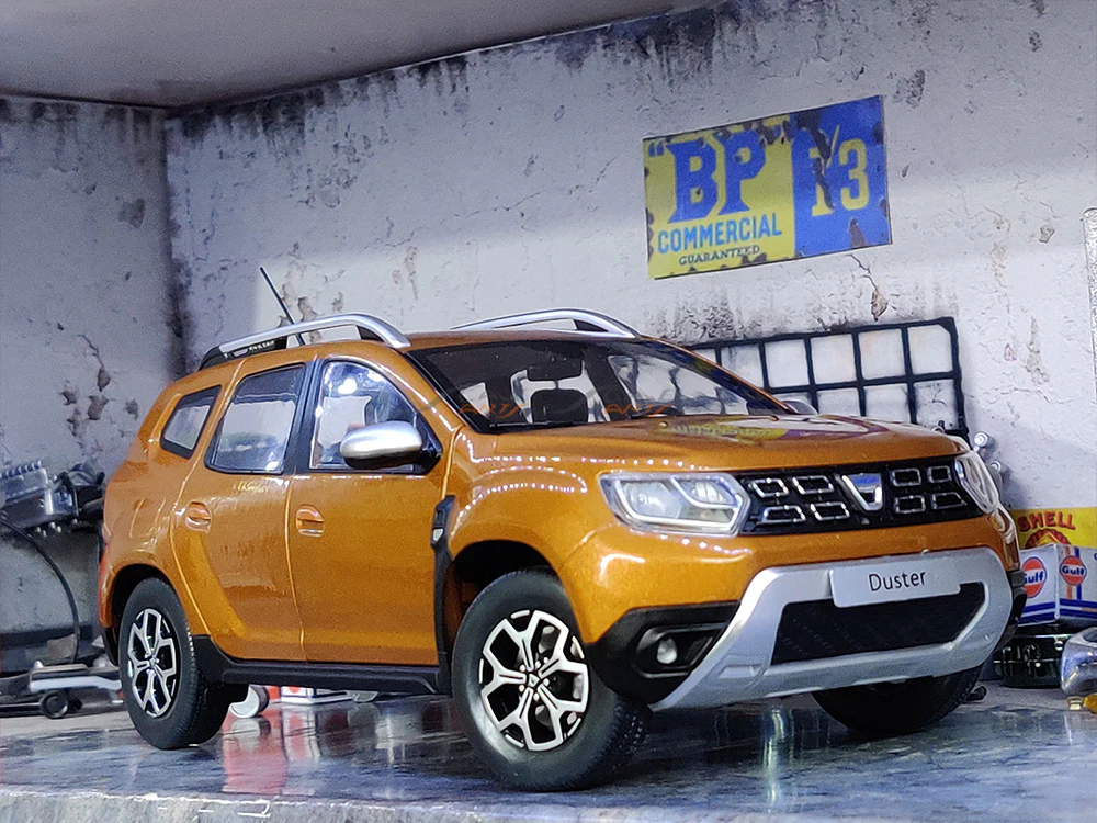 2018 Dacia Renault Duster MK2 1:18 Solido diecast Scale Model van - Image 10