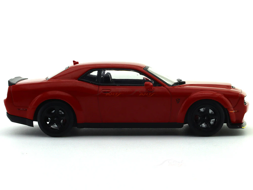 2018 Dodge Challenger SRT Demon V8 6.2L 1:43 Solido diecast scale model car - Image 5