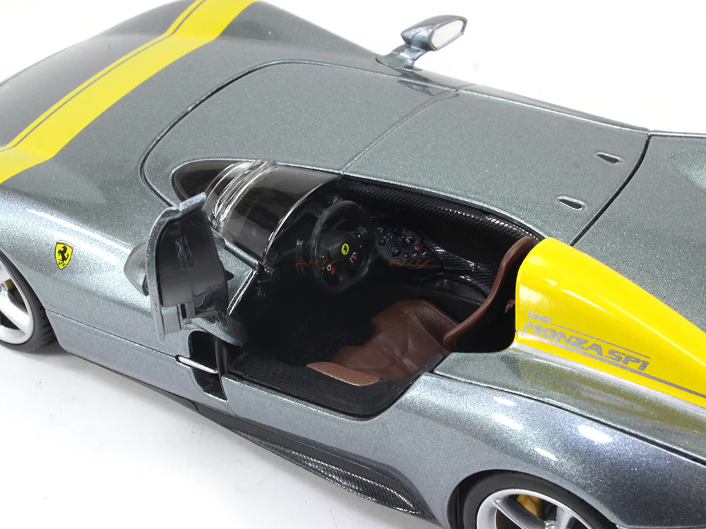 2019 Ferrari Monza SP1 1:24 Bburago diecast scale model car - Image 8