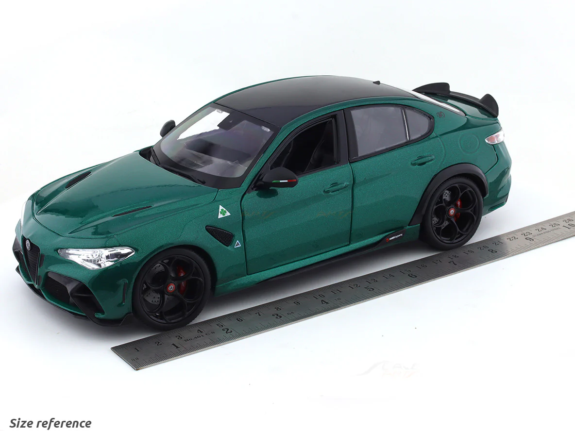 2020 Alfa-Romeo Giulia GTA green 1:18 Bburago diecast Scale Model collectible - Image 17