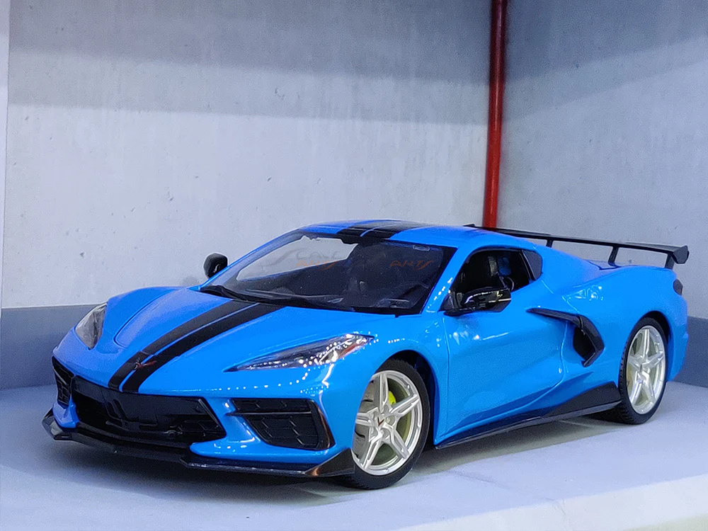 2020 Chevrolet Corvette Stingray C8 High Wing blue 1:18 Maisto diecast Scale Model car - Image 13