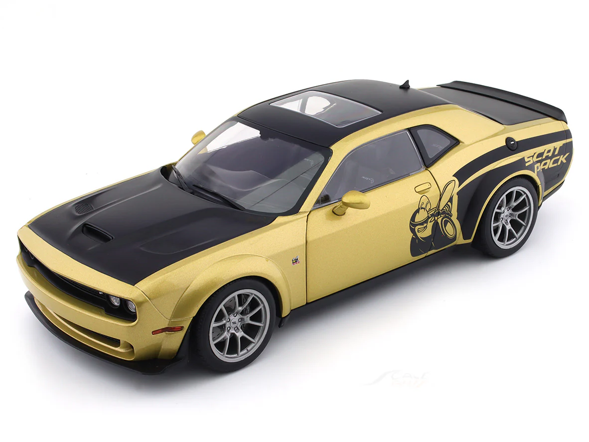 2020 Dodge Challenger R/T Scat Pack Widebody Goldrush 1:18 Solido diecast scale model car collectible - Image 14