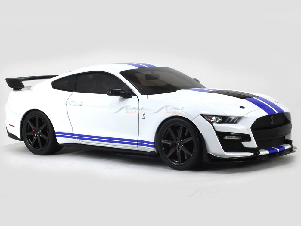 2020 Ford Mustang GT500 Fast Track white 1:18 Solido diecast Scale Model Car - Image 6