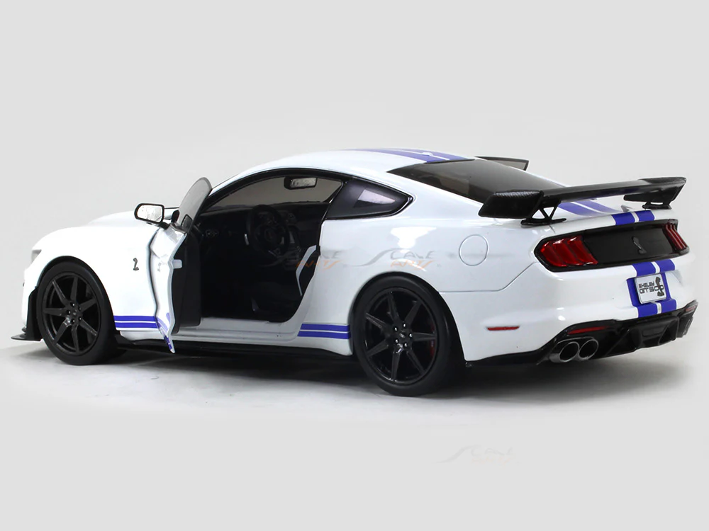 2020 Ford Mustang GT500 Fast Track white 1:18 Solido diecast Scale Model Car - Image 9