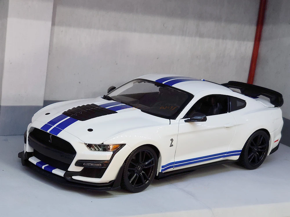2020 Ford Mustang Shelby GT500 white 1:18 Maisto diecast Scale Model car - Image 7
