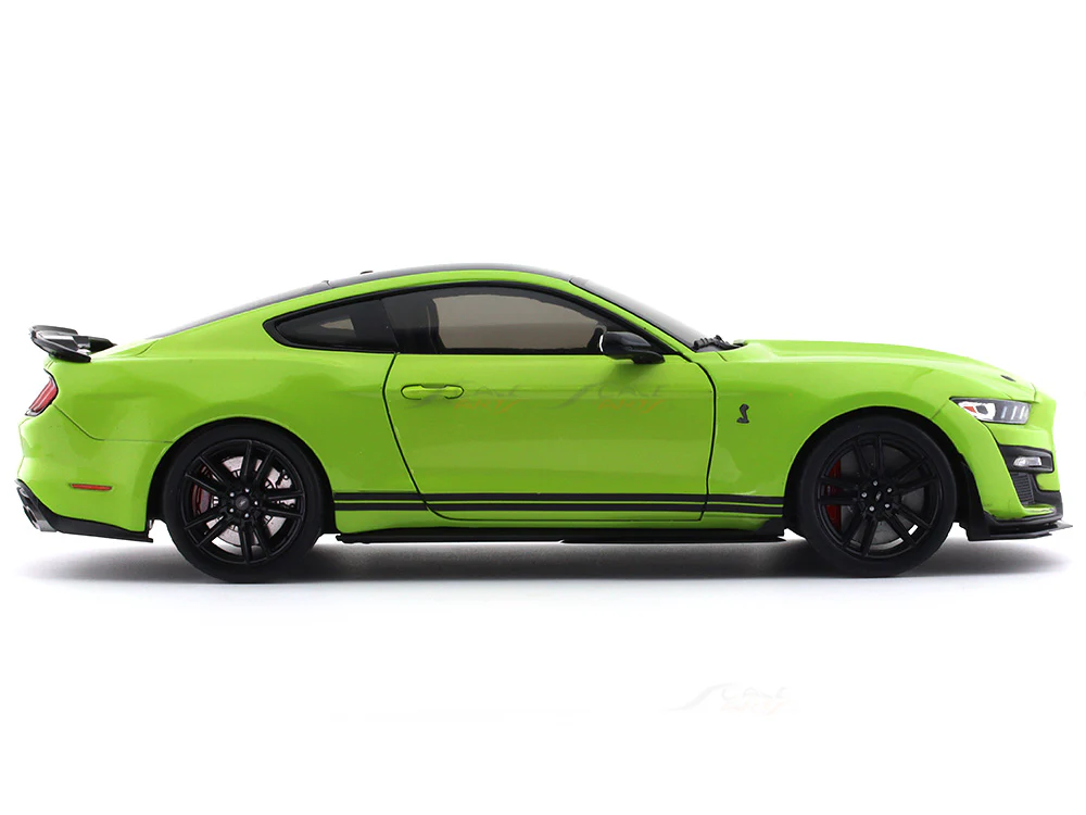 2020 Ford Shelby GT500 1:18 Solido diecast Scale Model collectible - Image 5