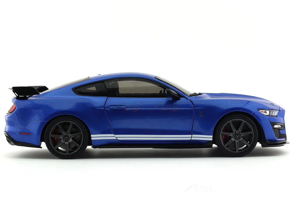 2020 Ford Shelby GT500 Fast Track Blue 1:18 Solido diecast Scale Model collectible - Image 5