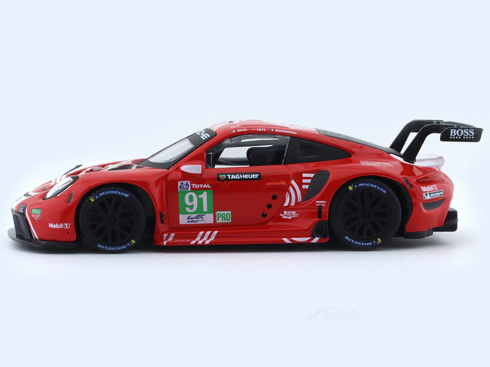 2020 Porsche 911 RSR LeMans 1:43 Bburago scale model car collectible - Image 2