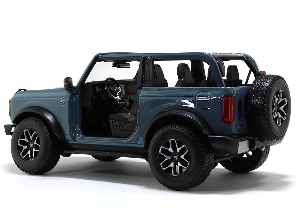 2021 Ford Bronco Badlands blue 1:18 Maisto diecast Scale Model car - Image 3
