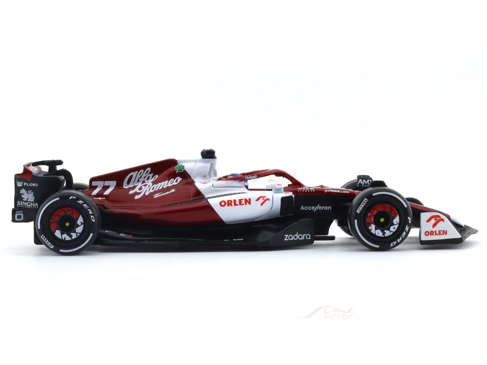 2022 Alfa Romeo C42 #77 Valtteri Bottas 1:43 Bburago scale model car collectible - Image 5