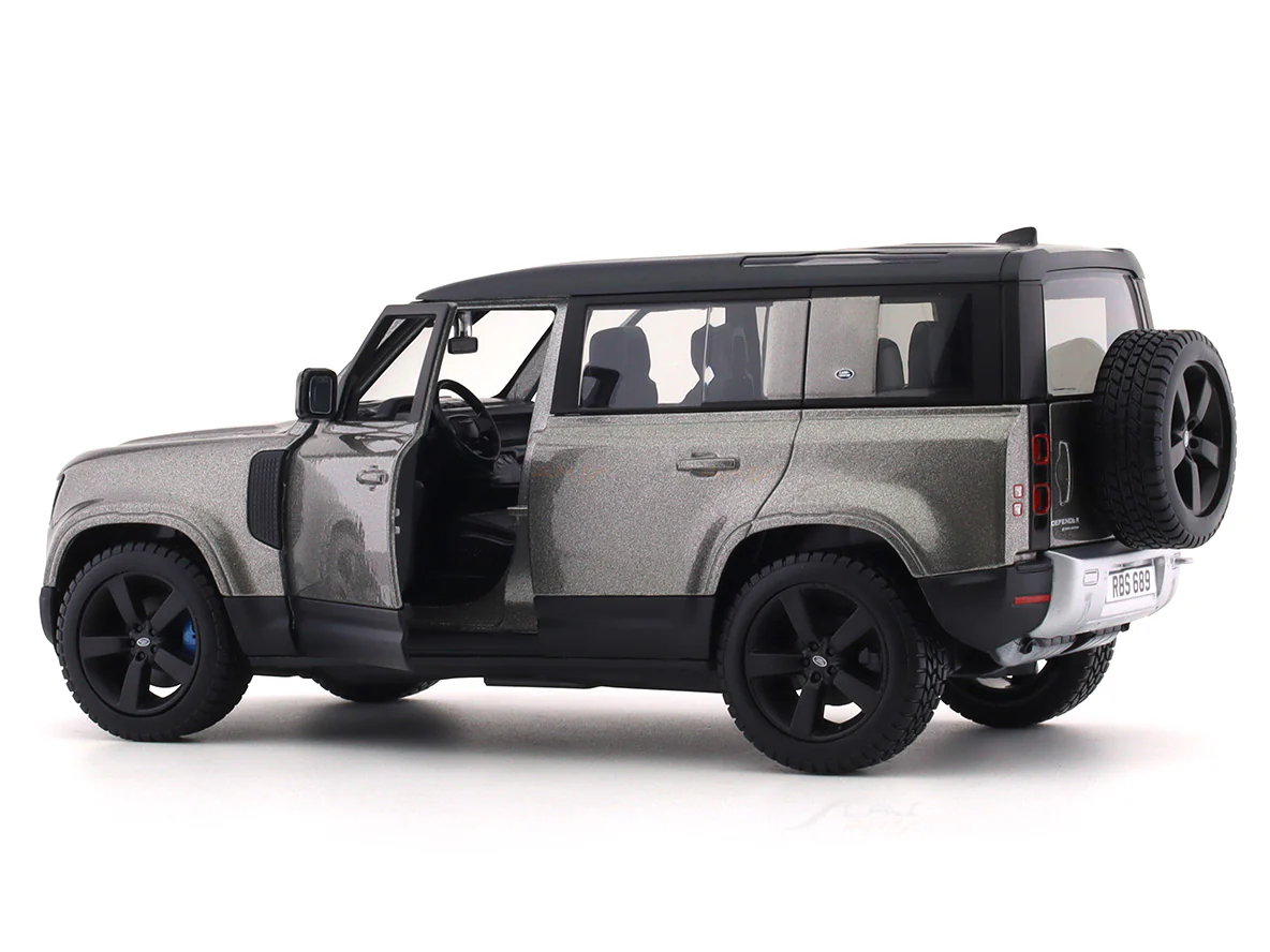 2022 Land Rover Defender 110 silver 1:24 Bburago licensed diecast Scale Model car - Image 9