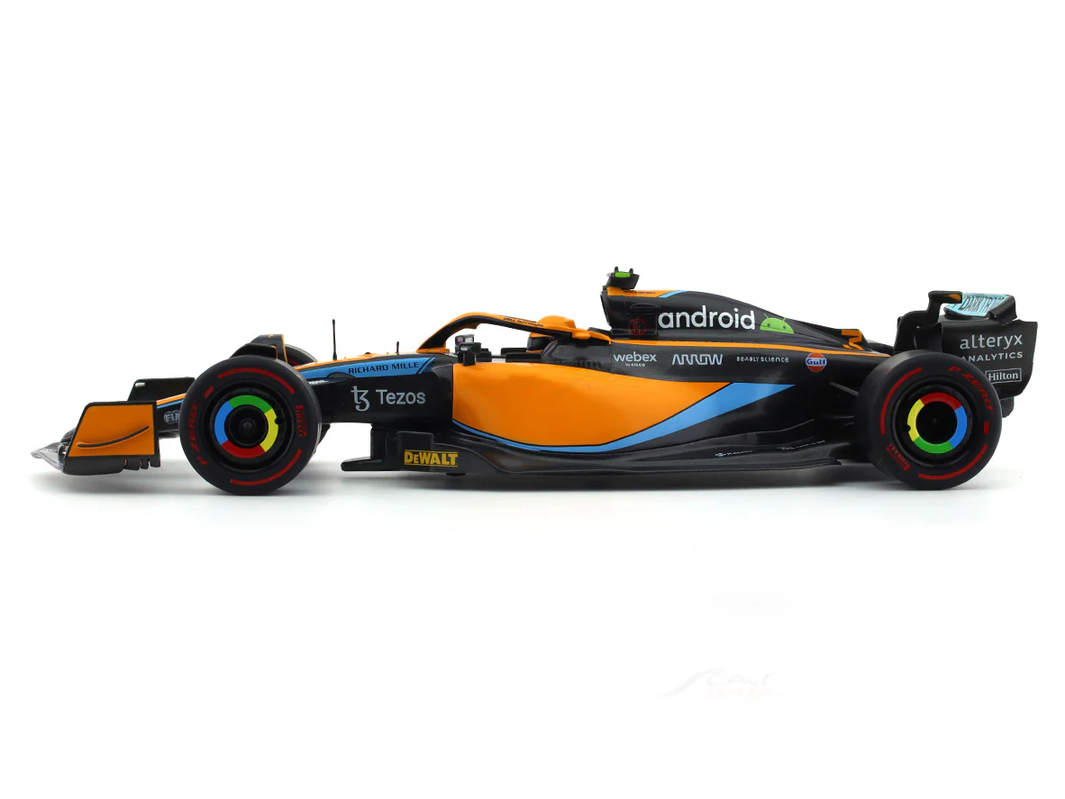 2022 McLaren MCL36 #3 Daniel Ricciardo 1:18 Solido diecast scale model car collectible - Image 2