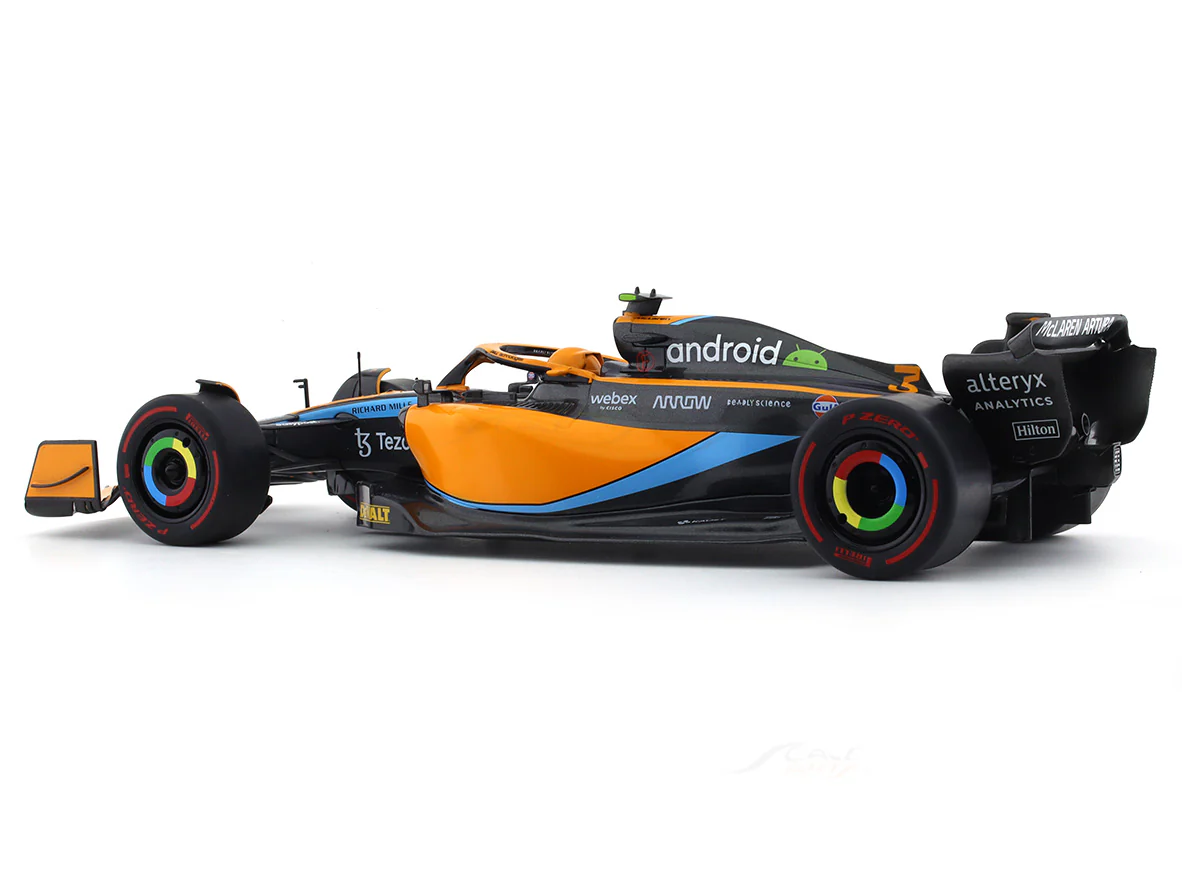 2022 McLaren MCL36 #3 Daniel Ricciardo 1:18 Solido diecast scale model car collectible - Image 3
