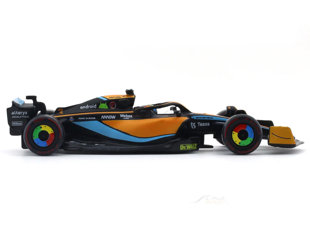 2022 McLaren MCL36 #3 Daniel Ricciardo 1:43 Bburago scale model car collectible - Image 5