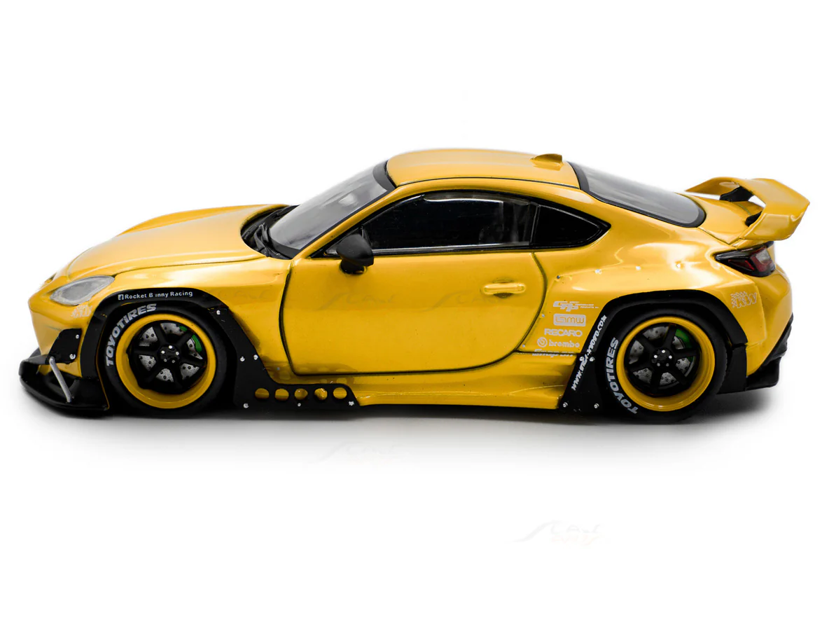 2022 Toyota GR86 PANDEM Yellow 1:43 Solido Licensed Diecast Scale Model Car Collectible - Image 2