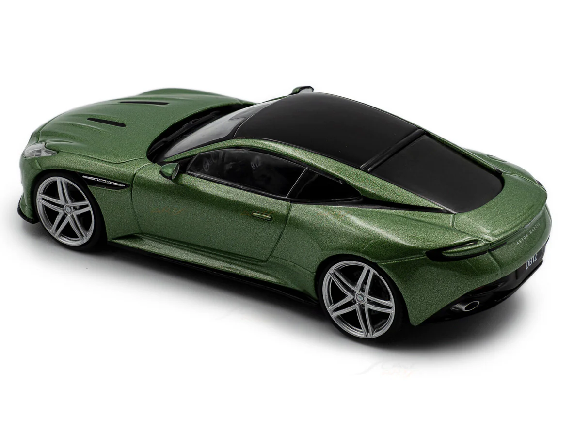 2023 Aston Martin DB12 Iridescent Emerald 1:43 Solido Licensed Diecast Scale Model Car Collectible - Image 7