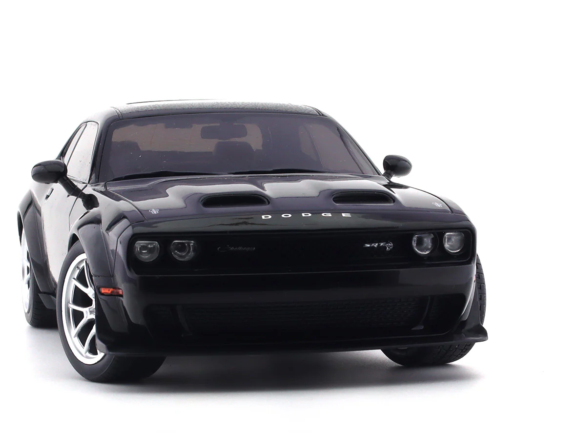 2023 Dodge Challenger SRT Hellcat Redeye Widebody 1:18 Solido diecast Scale Model collectible - Image 17