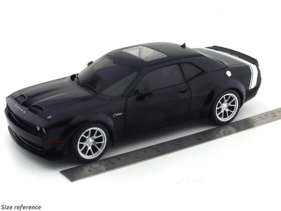 2023 Dodge Challenger SRT Hellcat Redeye Widebody 1:18 Solido diecast Scale Model collectible - Image 19