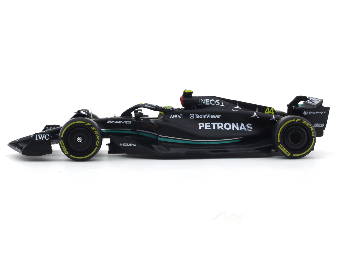 2023 Mercedes-AMG W14 E #44 Lewis Hamilton 1:24 Bburago Formula 1 diecast scale model car - Image 2