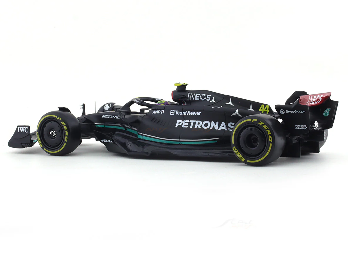 2023 Mercedes-AMG W14 E #44 Lewis Hamilton 1:24 Bburago Formula 1 diecast scale model car - Image 3