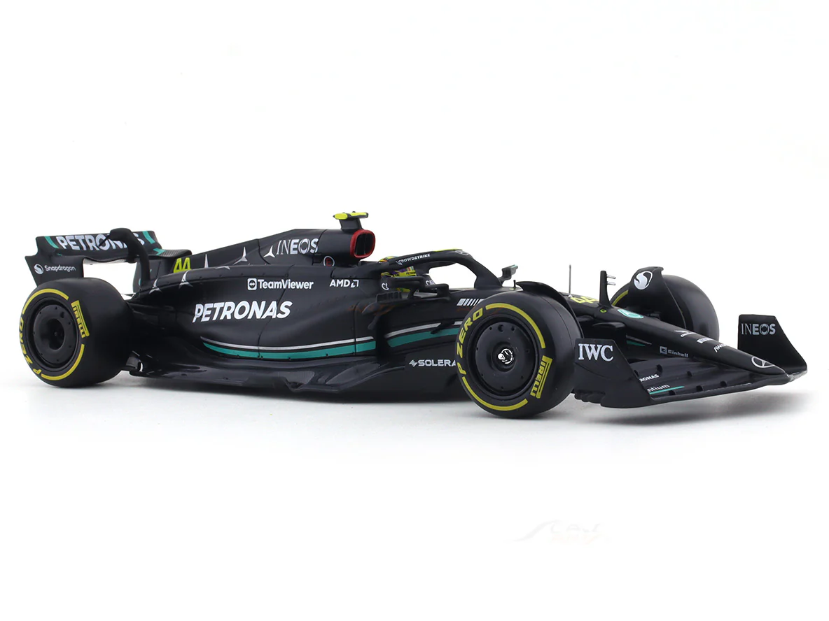 2023 Mercedes-AMG W14 E #44 Lewis Hamilton 1:24 Bburago Formula 1 diecast scale model car - Image 6