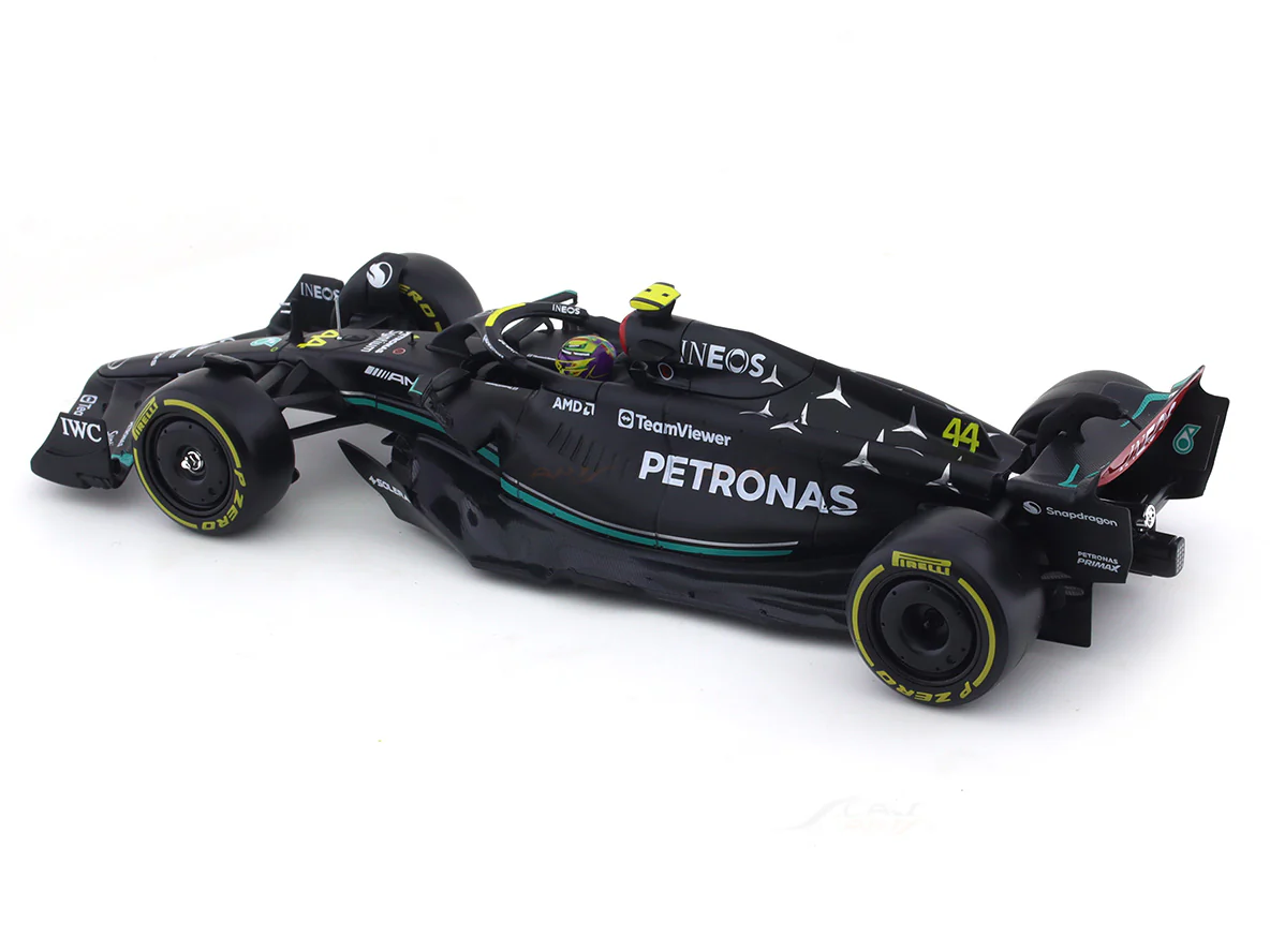 2023 Mercedes-AMG W14 E #44 Lewis Hamilton 1:24 Bburago Formula 1 diecast scale model car - Image 8