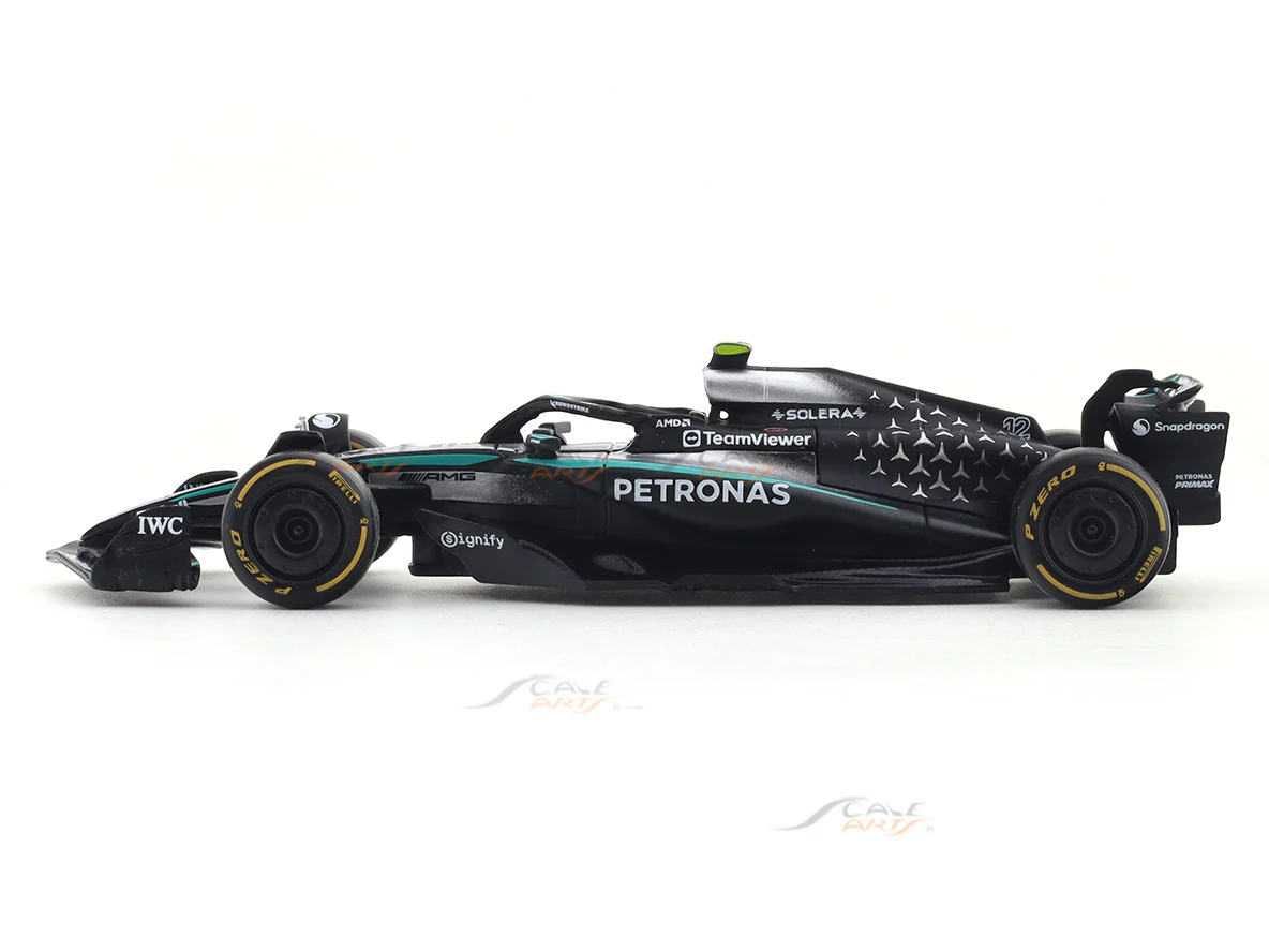 2025 Mercedes-AMG Petronas W16 Kimi Antonelli Australia GP 1:43 Bburago licensed Formula 1 diecast scale model - Image 4