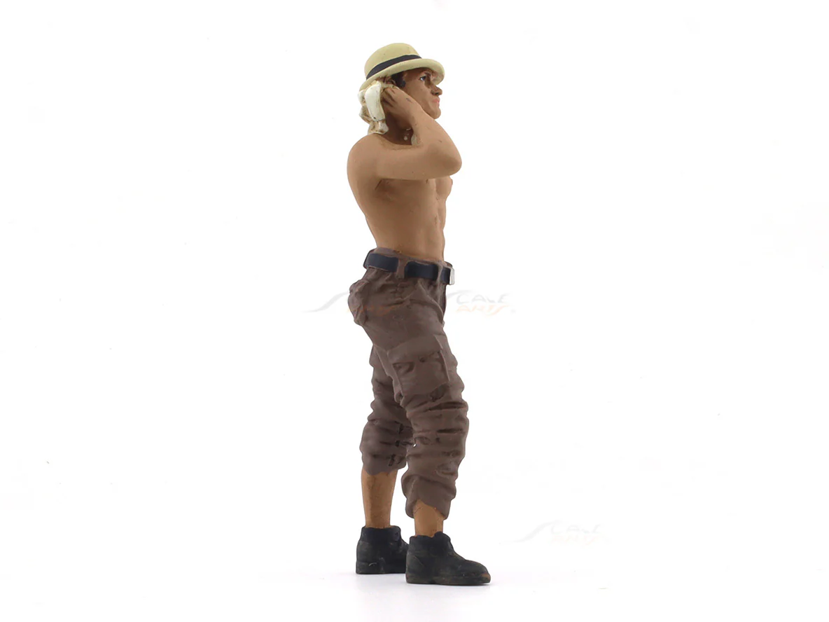 4x4 Mechanic 1 1:18 American Diorama Figure for scale models - Image 3