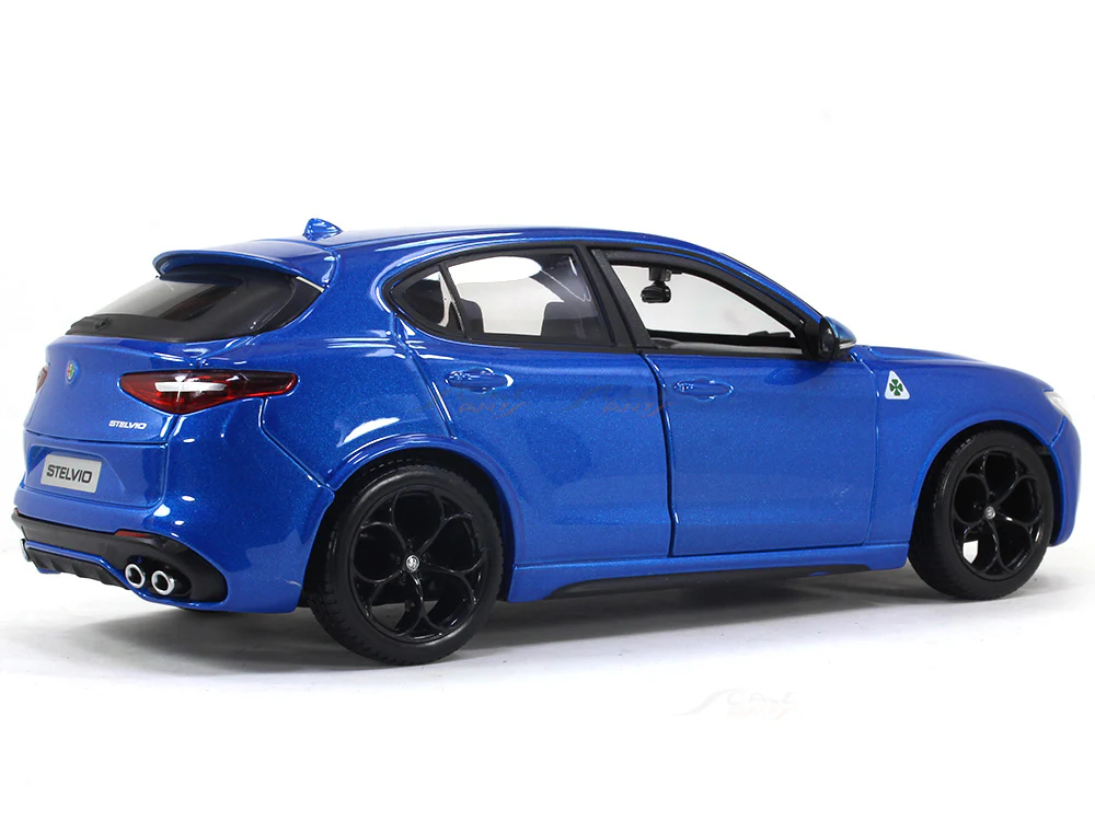 Alfa Romeo Stelvio blue 1:24 Bburago diecast scale model car - Image 4