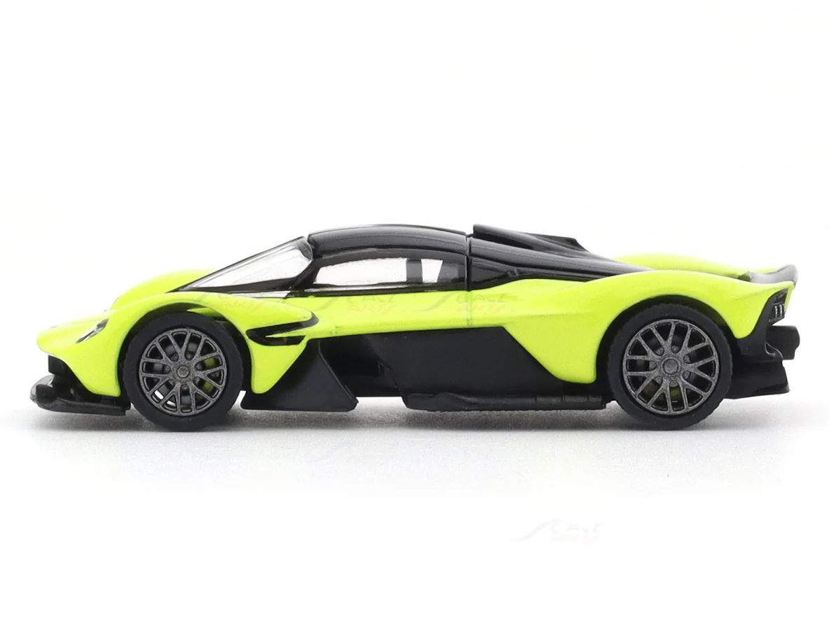 Aston-Martin Valkyrie lime essence 1:64 PosterCars licensed diecast scale model car miniature car - Image 2