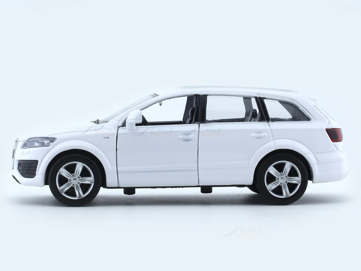 Audi Q7 White 1:33-42 RMZ City 5 inch pullback diecast scale model car - Image 2