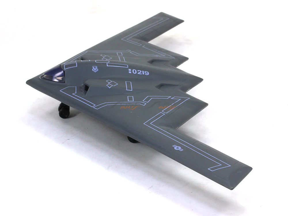 B2 Spirit 1:72 NewRay Plastic fighet jet model - Image 2