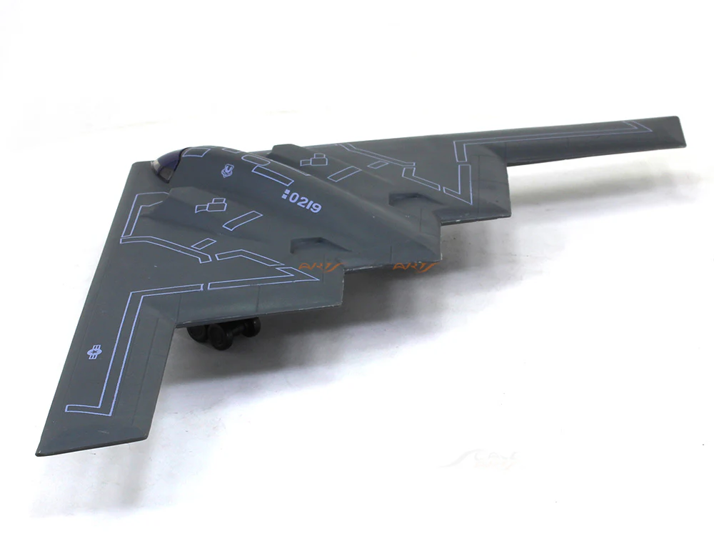 B2 Spirit 1:72 NewRay Plastic fighet jet model - Image 3