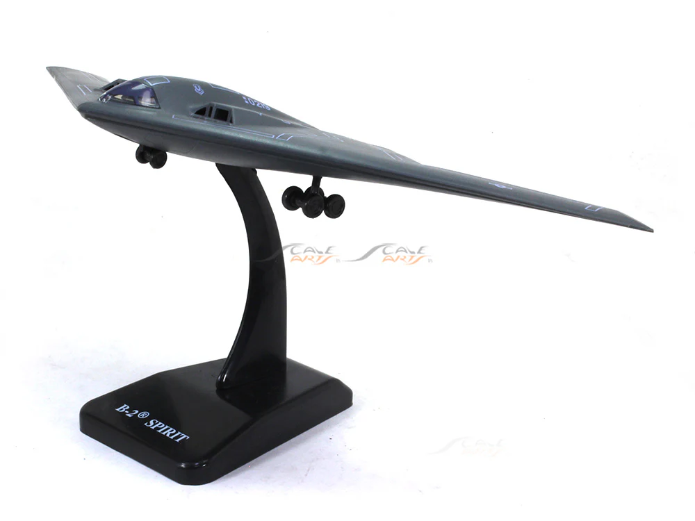 B2 Spirit 1:72 NewRay Plastic fighet jet model - Image 4