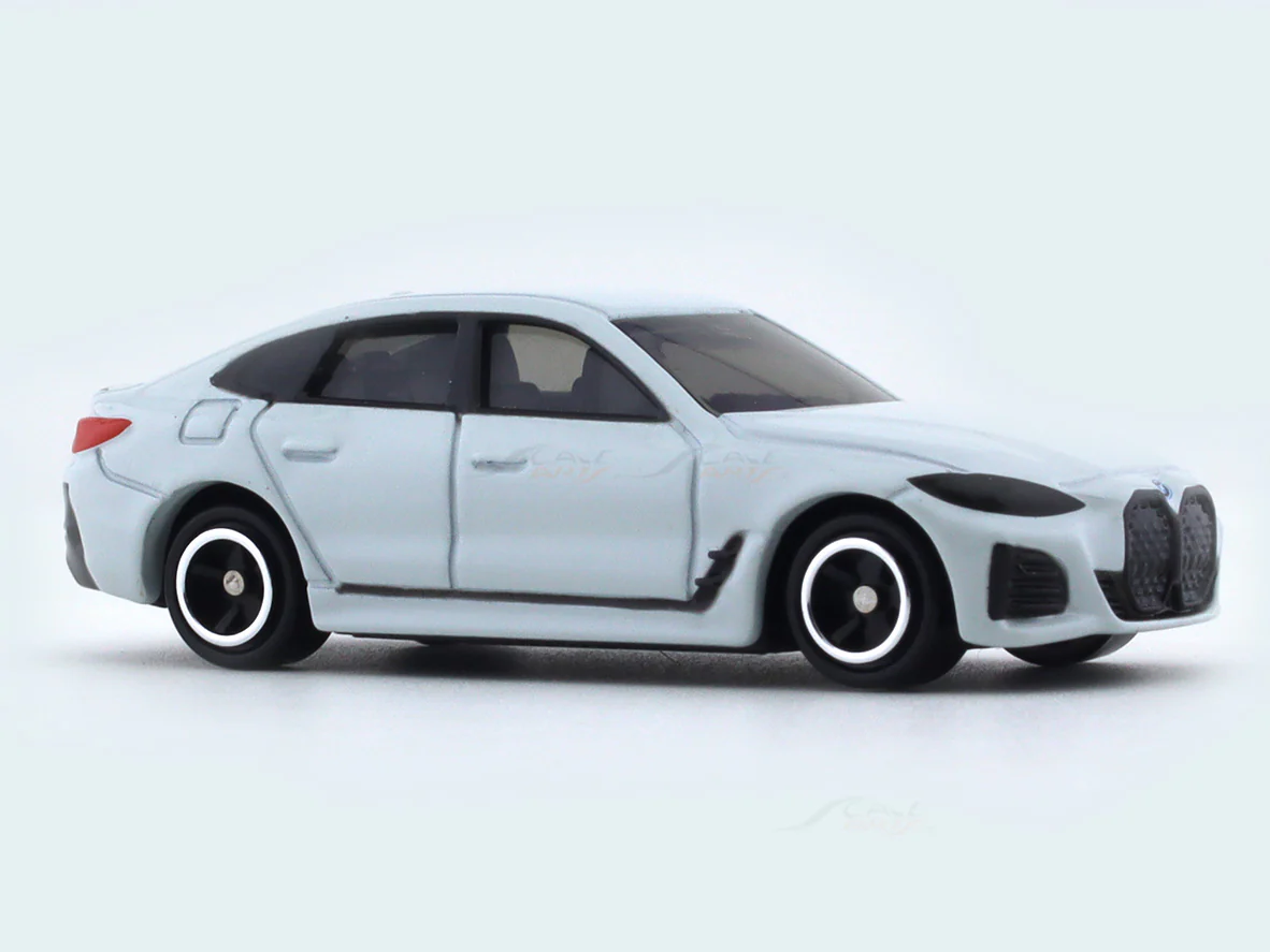BMW i4 1:65 Tomica No 36 diecast scale car model - Image 6