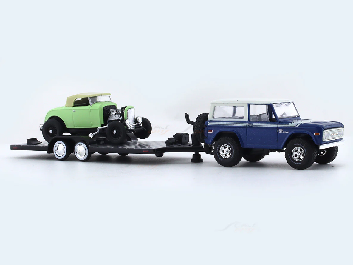 Broken Case : 1976 Ford Bronco & 1992 Ford Roadster 1:64 M2 Machines diecast hauler scale - Image 6