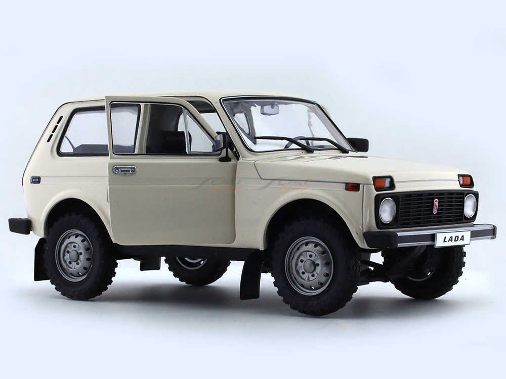 1980 Lada Niva 1:18 Solido licensed diecast Scale Model collectible - Image 12