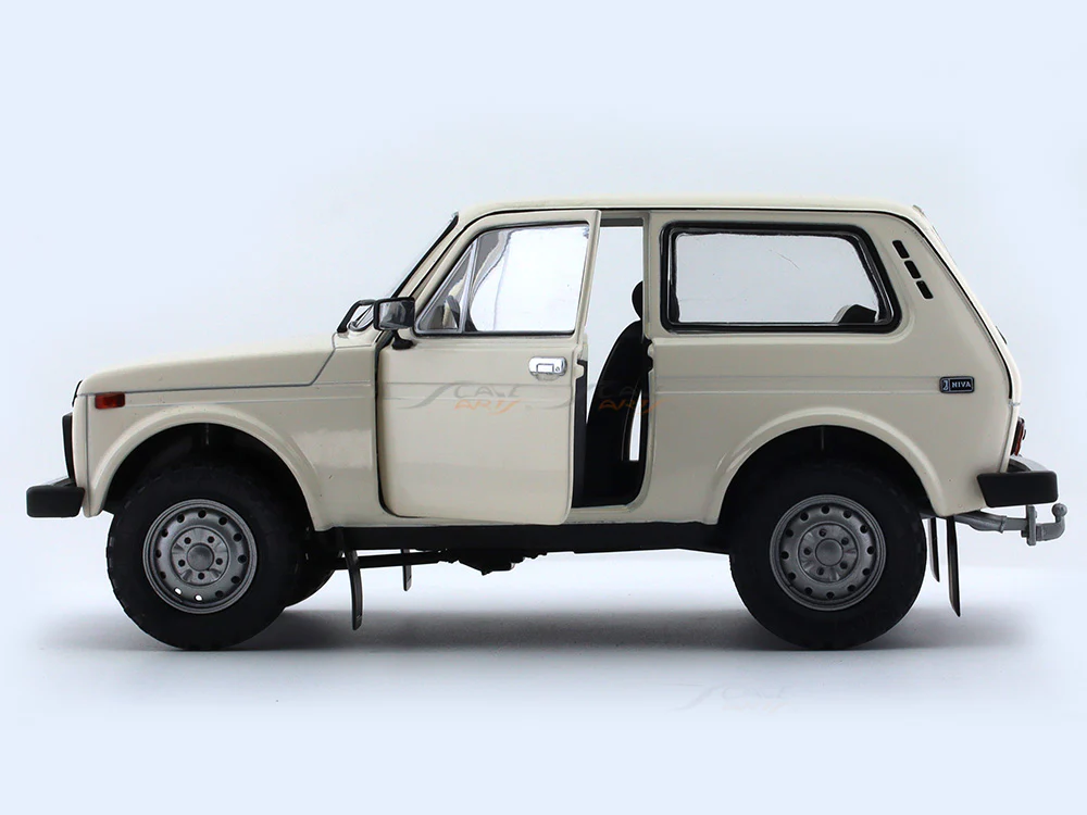 1980 Lada Niva 1:18 Solido licensed diecast Scale Model collectible - Image 8