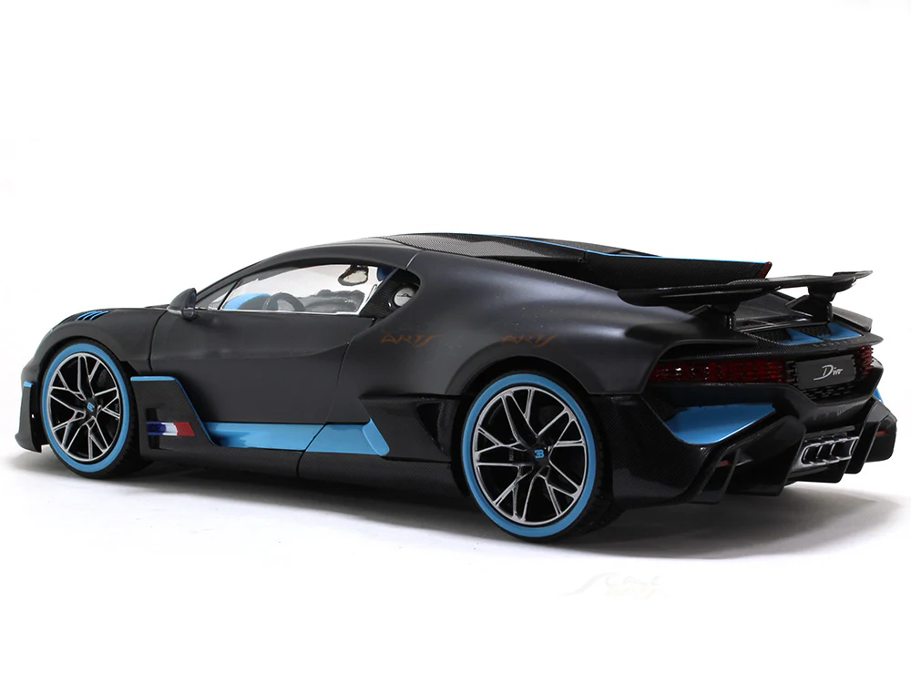 Bugatti Divo grey 1:18 Bburago diecast Scale Model car - Image 3