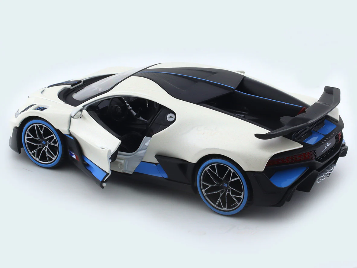 Bugatti Divo White 1:24 Maisto diecast alloy scale model car - Image 11
