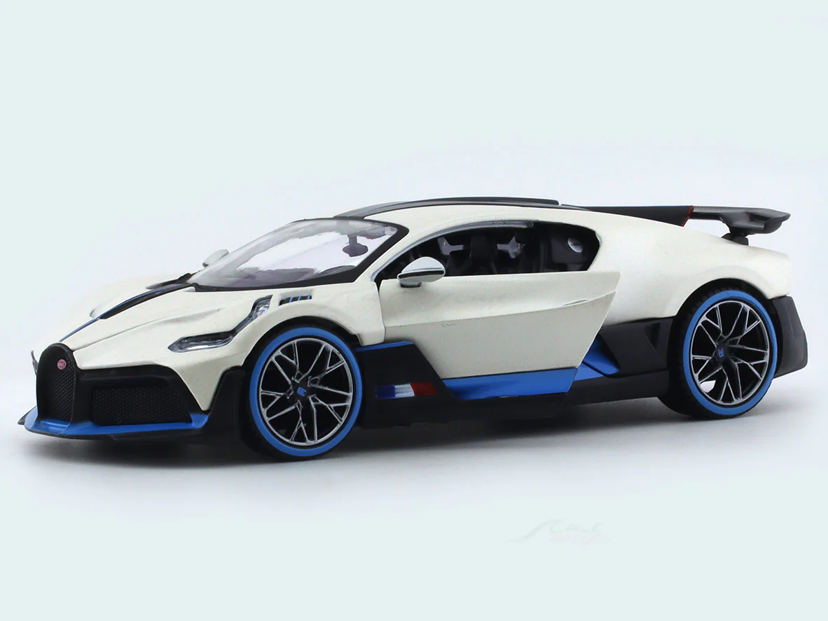 Bugatti Divo White 1:24 Maisto diecast alloy scale model car - Image 7
