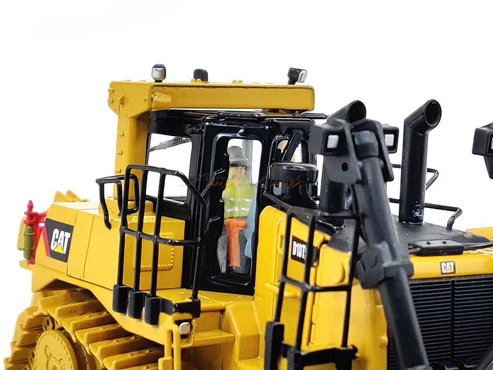 CAT D10T2 Track Type Tractor 1:50 Diecast Master scale model - Image 7
