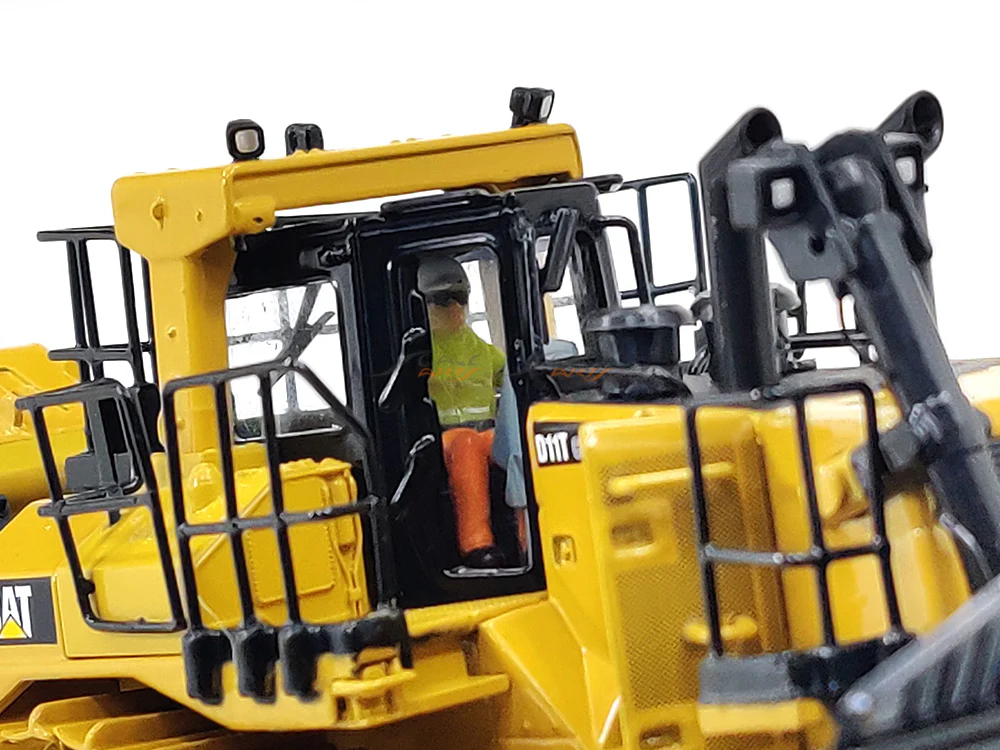 CAT D11T CD Carrydozer 1:50 Diecast Master scale model - Image 10